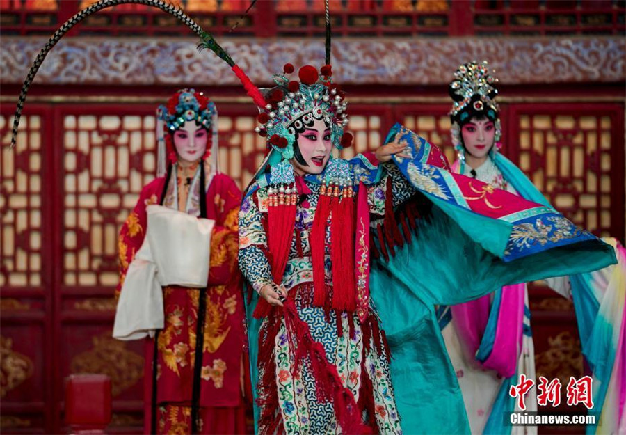 Opera house in Forbidden City reopens after renovation