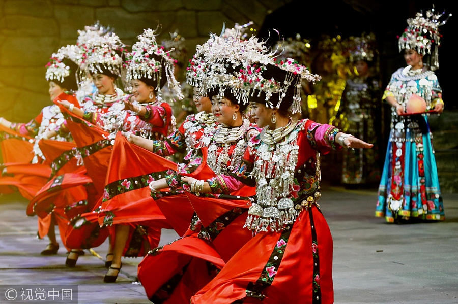 Miao costumes on display at culture festival in Hunan