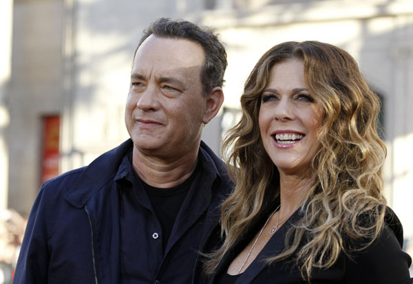 Hanks,Julia Roberts attend premiere of 'Larry Crowne' in Hollywood