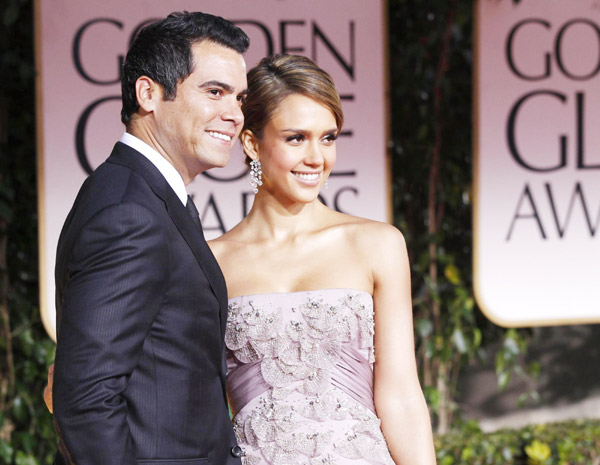 Jessica Alba attends Golden Globe Awards