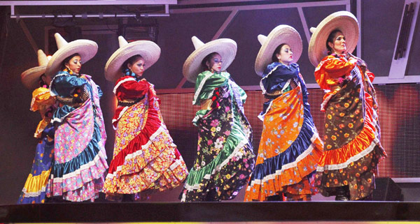 Singers perform at 13th Latin Grammy Awards