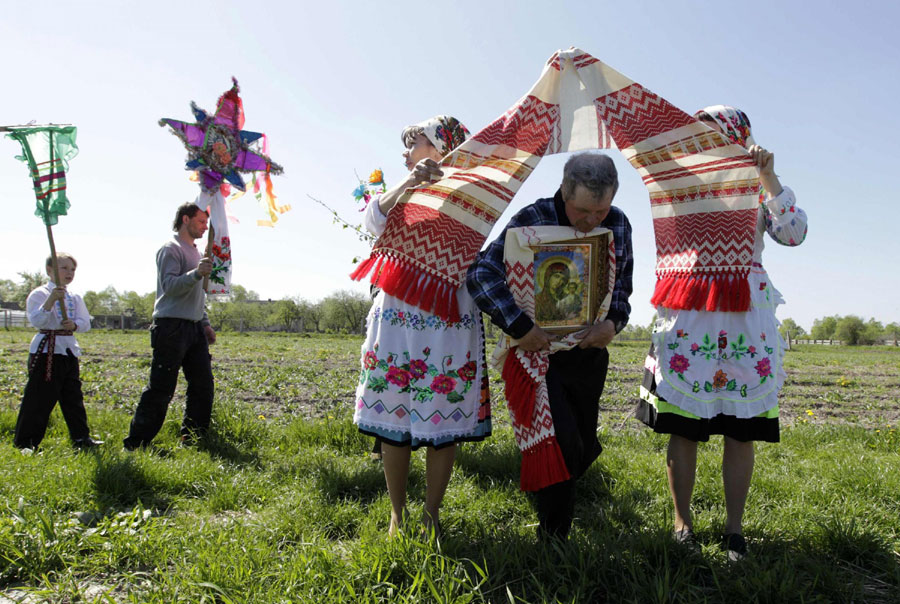 Celebrating the pagan god Yurya