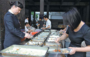 Chinese vice premier stresses food, drug safety