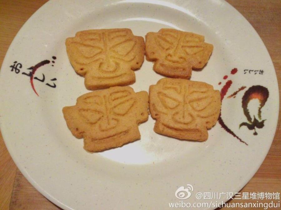 Bronze head mooncakes go viral online