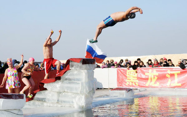 Russian winter swimmers perform in Harbin