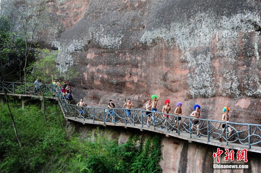 Undies run in Wanfo Mountain in Hunan