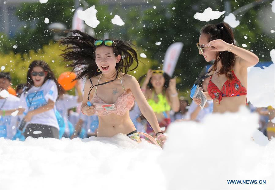 Running and bursting with bubbles in Shenyang