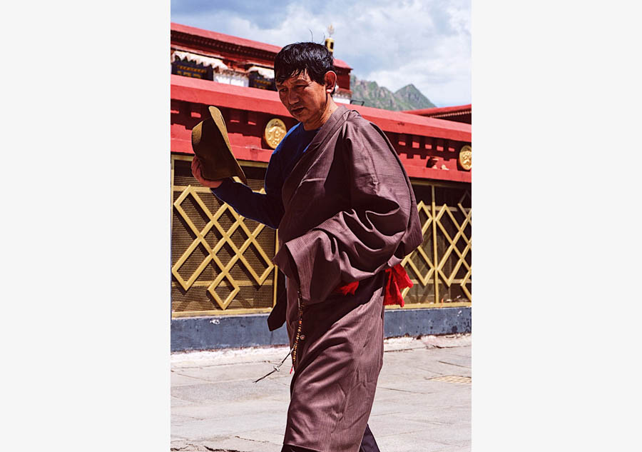 Pilgrims in Lhasa