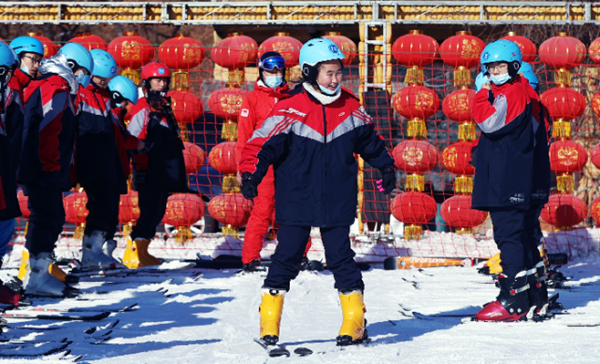 Ice sculptures embody Jilin people's passion for Winter Olympics