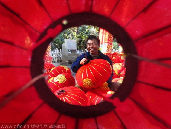 Zhangzhou lights up New Year atmosphere