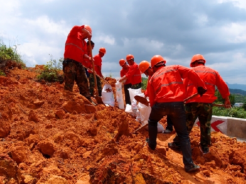 Pingnan conducts a flood emergency preparation drill