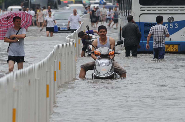 Heavy rain hits Central China