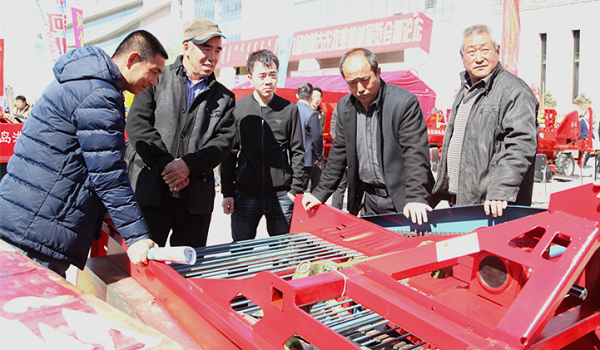 Inner Mongolia holds agricultural machinery exhibition