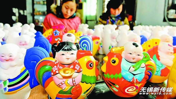 Clay figurines send new year's wish