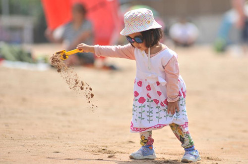 No 1 bathing beach of Qingdao in Shandong opens to public