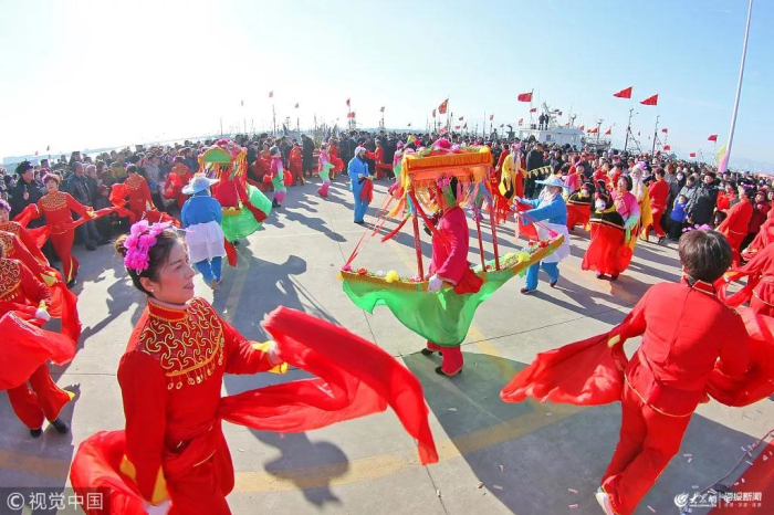 Fish Lantern Festival showcases coastal culture in Yantai