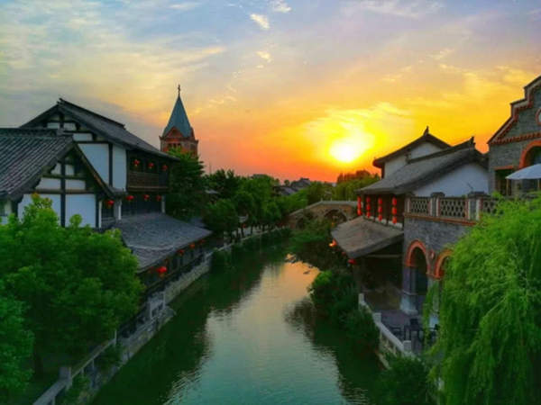 Take a tour to Taierzhuang ancient town