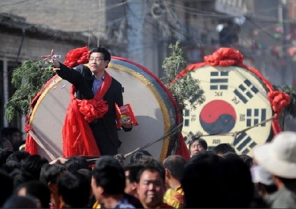 Drum Carriage race with Xiangfen style and characteristics