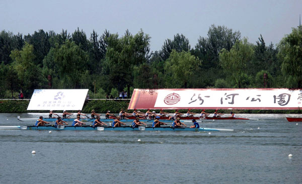 Regatta teams take to water