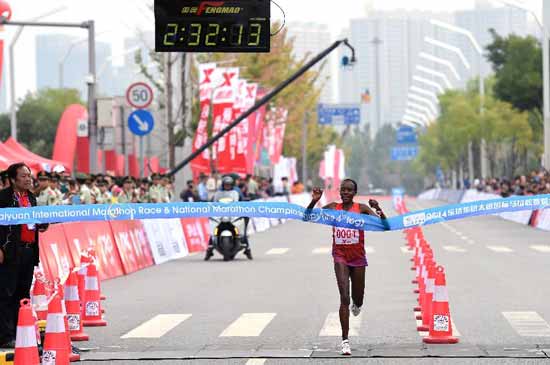 Moments from the 2014 Taiyuan international marathon