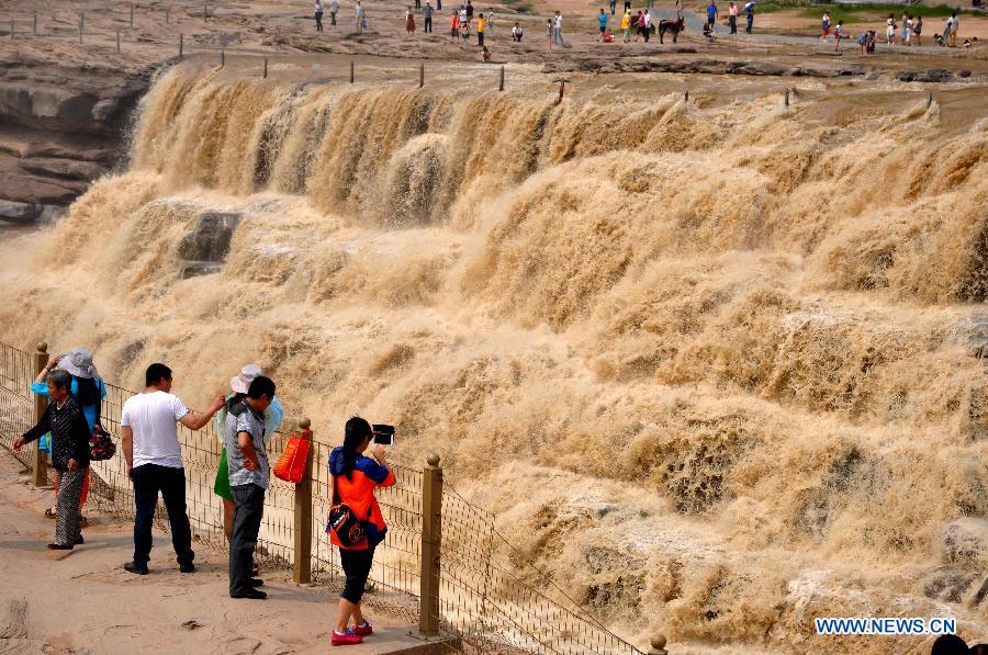 Stunning scenery of Hukou Waterfall