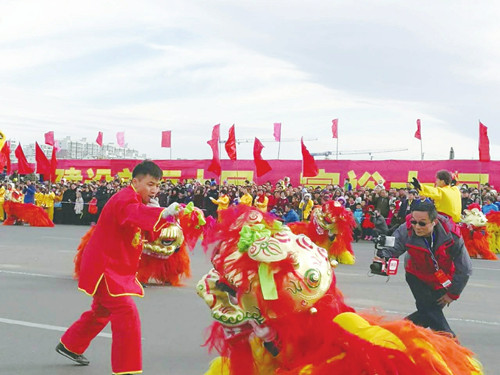 Spectacular lantern festival delights Datong