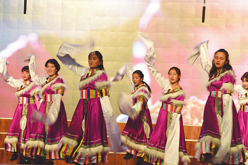 Tibetan students celebrate Tibetan New Year in Shanxi