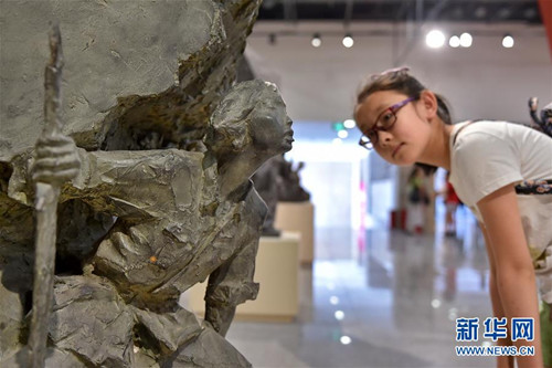 Military-themed sculptures on display in Taiyuan