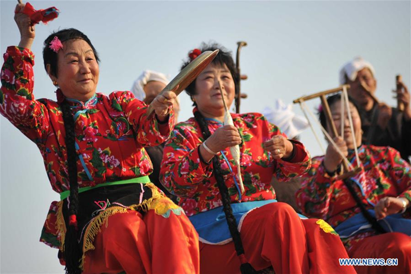 Players perform Xuncheng opera in North China's Shanxi