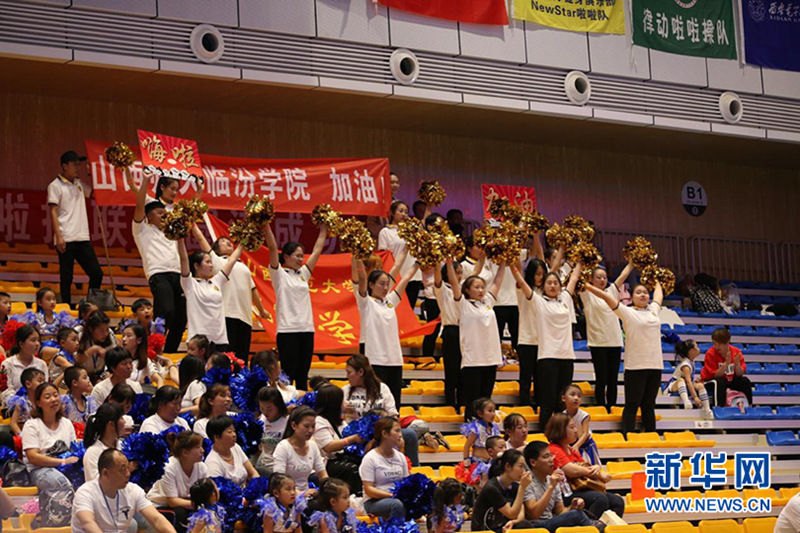 Cheerleading squads compete in Linfen