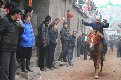 Horse racing returns to old Shanxi village