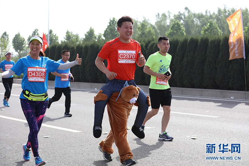 Linfen marathon attracts 10,000 runners