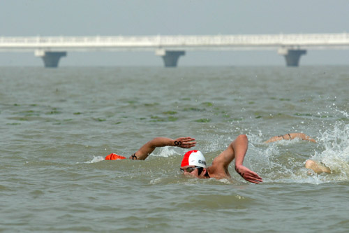 taihu, swim