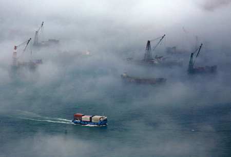 Dense fog shrouds Hong Kong