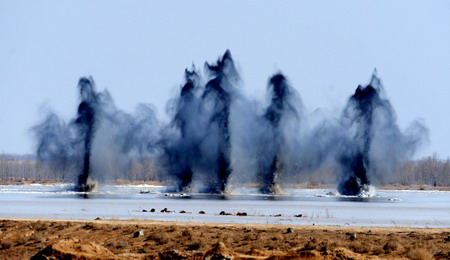 Yellow River dredged in Inner Mongolia