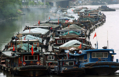 1,000 boats stuck in Beijing-Hangzhou Grand Canal