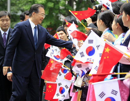 Premier Wen visits Chinese Culture Center in Seoul