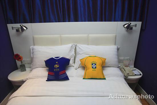 World Cup hotel in Wuhan woos soccer fans