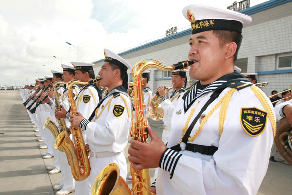 China's naval fleet off to Somalia to fight piracy