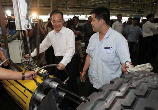 Premier Wen inspects NW China province