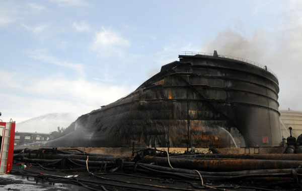 Oil tanks safe after pipeline explosion and 44-hour blaze