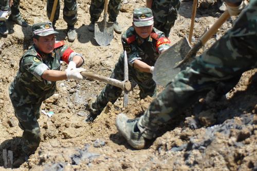 2 landslides leave 10 dead,44 missing in Shaanxi 