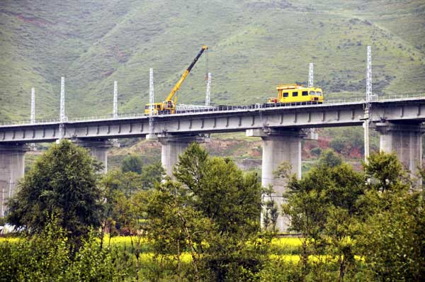 2nd Line of Qing-Tibet Rail to be completed by 2010