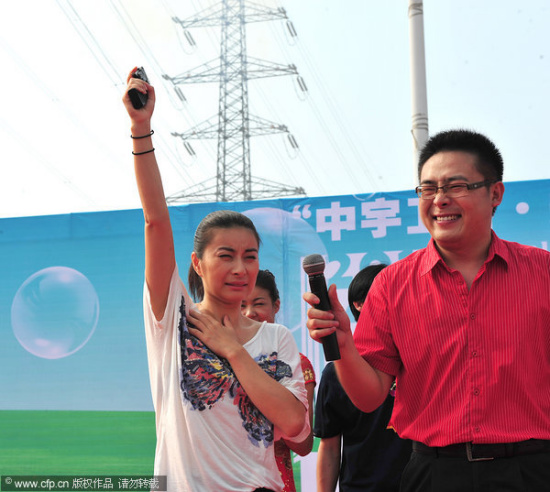 Chinese diving queen supports fitness