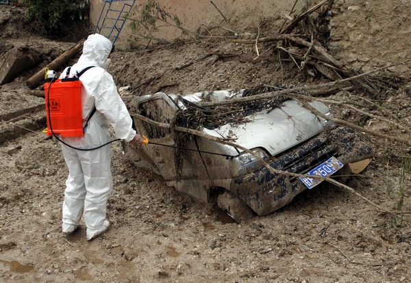 Decontamination work continues in Zhouqu