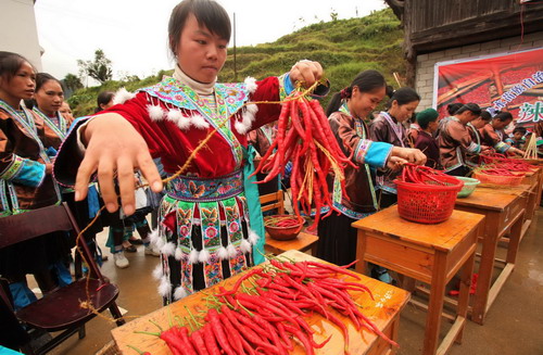 Red pepper competition in ethnic Miao village