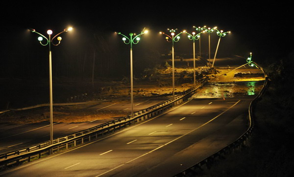 Mudslide hits Hainan expressway again