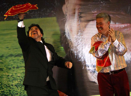 Maradona promotes charity on China tour