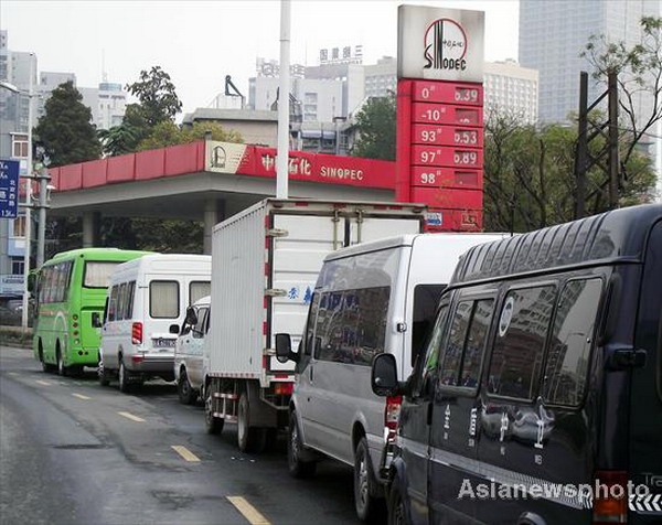 Diesel shortage leads to long lines for gas