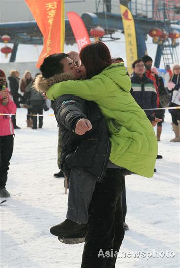 Kissing competition kicks off in NE China